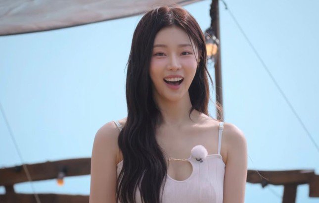 1737823121-lee-si-wan-singles-inferno-4-sea-8560-1070-width645height410 Show hẹn hò trên đảo gây tranh luận - 2