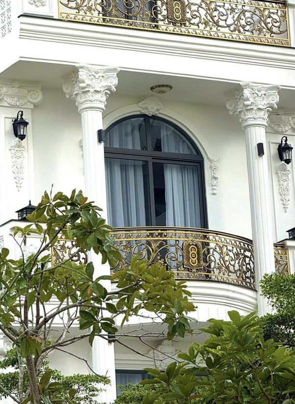 "Nhạc sĩ giàu nhất Việt Nam" khoe cơ ngơi 1.000m2 như cổ tích tại Đà Lạt 1737972875 picture2 6686 width602height826