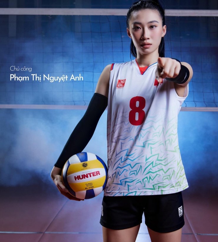 1738044884-nguyet-anh-1-1304-76098-width1320height1472 Sắc vóc gây thương nhớ của dàn Hoa khôi bóng chuyền Việt Nam - 5
