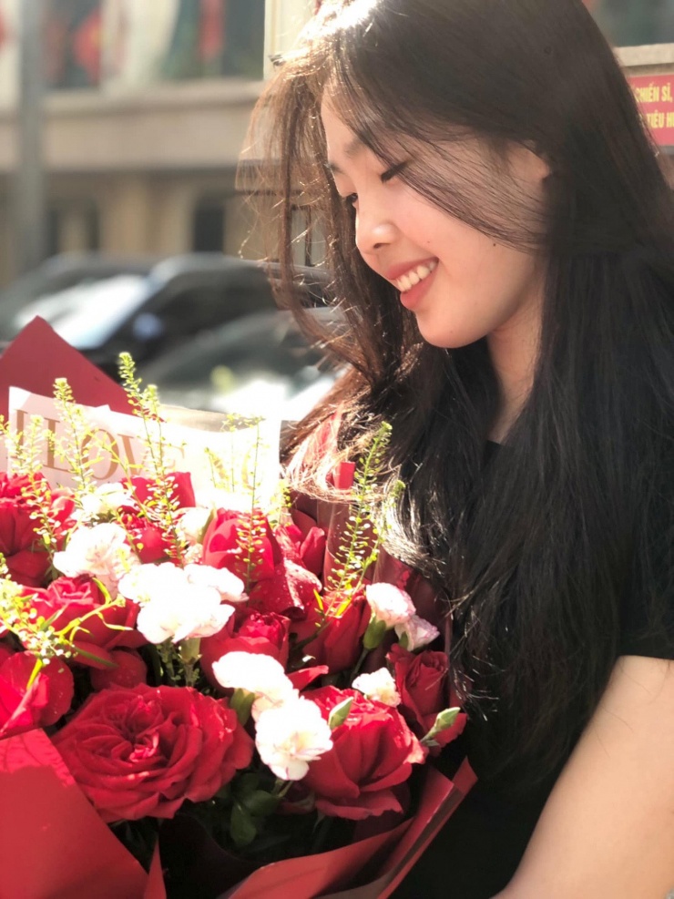 1738044884-pham-quynh-huong-1-144-76101-width1400height1867 Sắc vóc gây thương nhớ của dàn Hoa khôi bóng chuyền Việt Nam - 8