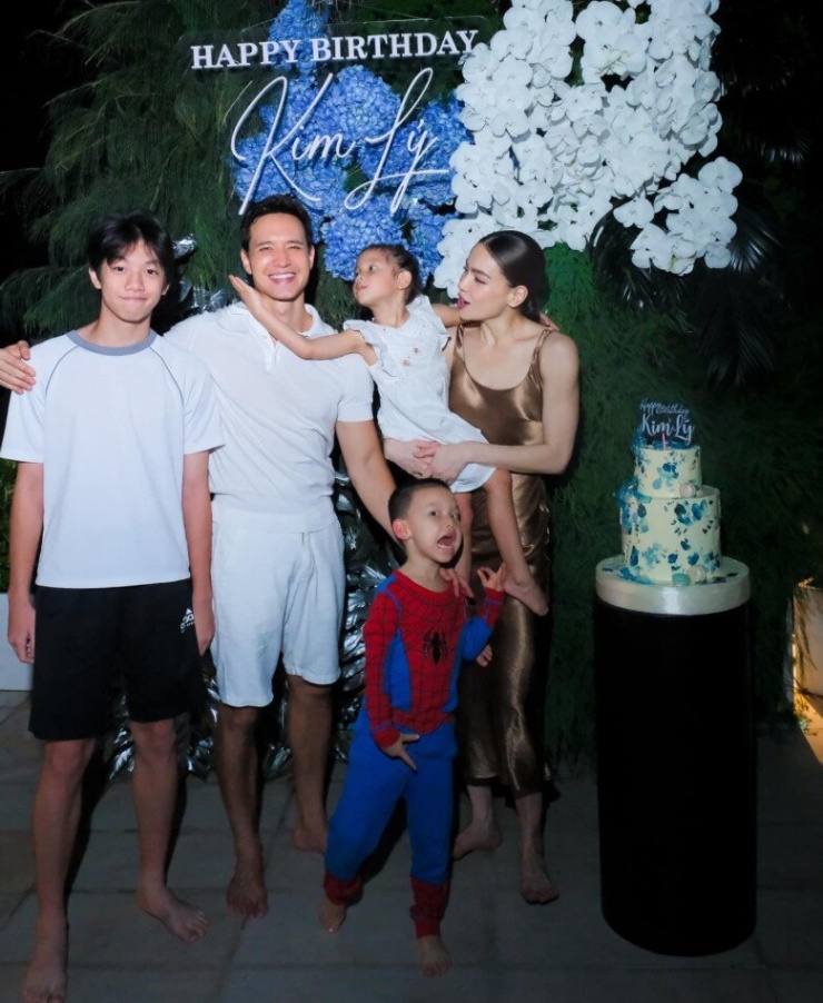 1738133583-dam-cuoi-sao-viet-duoc-cho-mong-phuong-oanh-shark-binh-dua-2-con-vao-le-duong-le-giang-co-them-re-5-4-n-1-3323-224-width780height950 Đám cưới sao Việt được chờ mong: Phương Oanh - Shark Bình đưa 2 con vào lễ đường, Lê Giang có thêm rể quý - 5