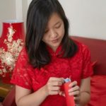 Cô gái sốc khi thấy tiền lì xì của người thân cho mình 1738345701 814 thumbnail width740height495 anh cat 3 2 auto cropjpg