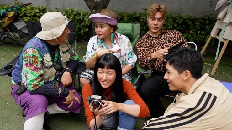 1738633785-btbt-bts-still-0021-52054-width1920height1080 'Bộ tứ báo thủ' hot vì Trấn Thành và hội chứng đám đông chứ phim rất thường - 4