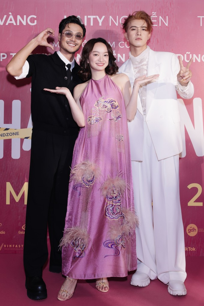 1738634489-0gn-9208-enhanced-nr-jpg-17376-4117-1214-8065-width680height1020 Thanh Sơn, Kaity Nguyễn và Trần Ngọc Vàng trở nên thân thiết sau khi đóng chung.