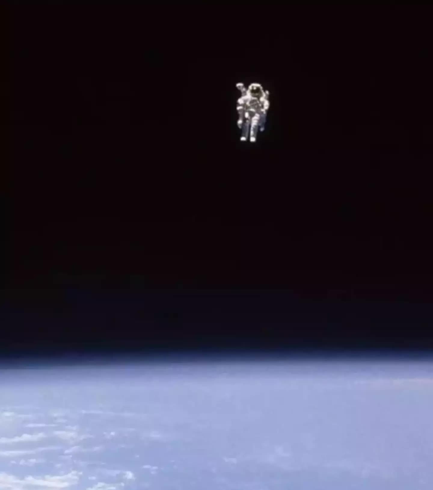 Bức ảnh rợn người nhất từng được chụp trong không gian: Đằng sau khoảnh khắc phi hành gia