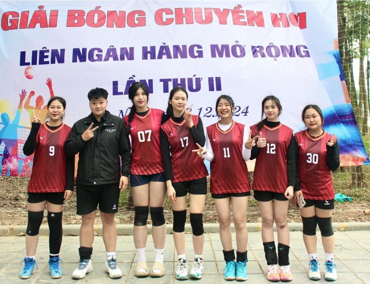 1738984150-t4-8796-width1200height925 Cô gái nổi tiếng sau màn đấu vật với nam võ sĩ số 1 Việt Nam - 3