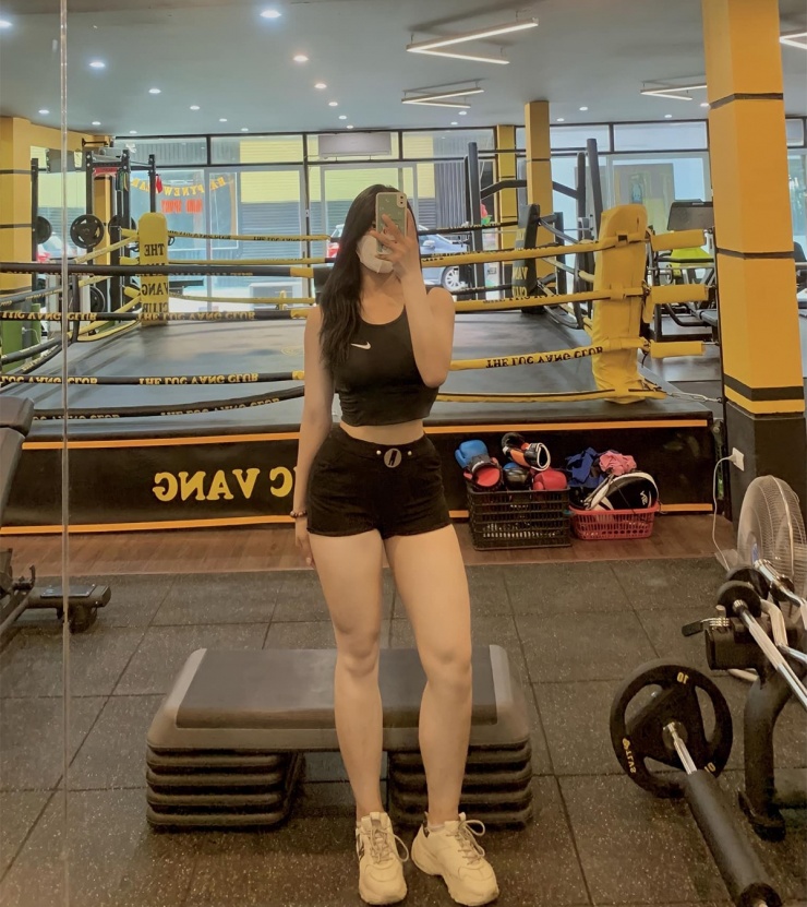 1738984151-t10-8802-width1200height1350 Cô gái nổi tiếng sau màn đấu vật với nam võ sĩ số 1 Việt Nam - 6