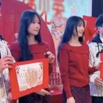 Hai chị em song sinh đính hôn với hai anh em song sinh, đứng cạnh nhau như "sao chép và dán" 1738986875 72 thumbnail width1200height628jpg