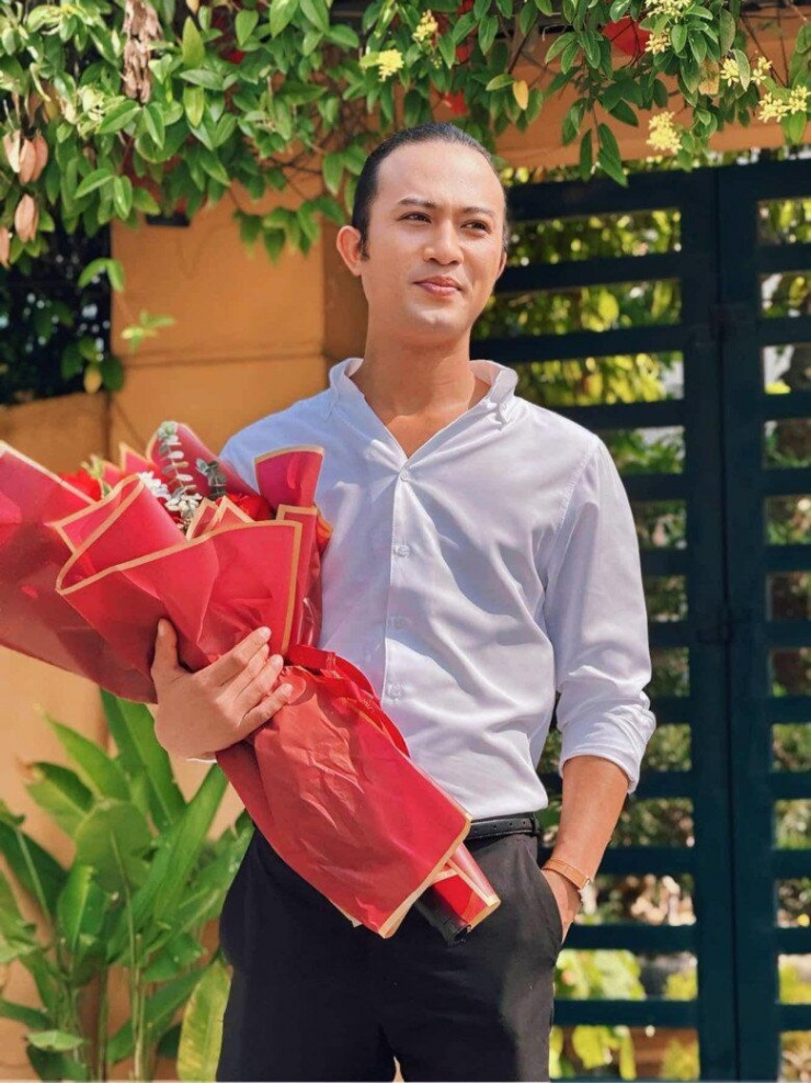 1739346103-nam-dien-vien-thua-nhan-an-thit-chuot-that-tren-song-vtv-la-anh-hong-cua-doc-dao-dau-nam-da-ngoi-xe-_9_1_n-5579-591-width780height1041 Nam diễn viên thừa nhận ăn thịt chuột thật trên sóng VTV: Là