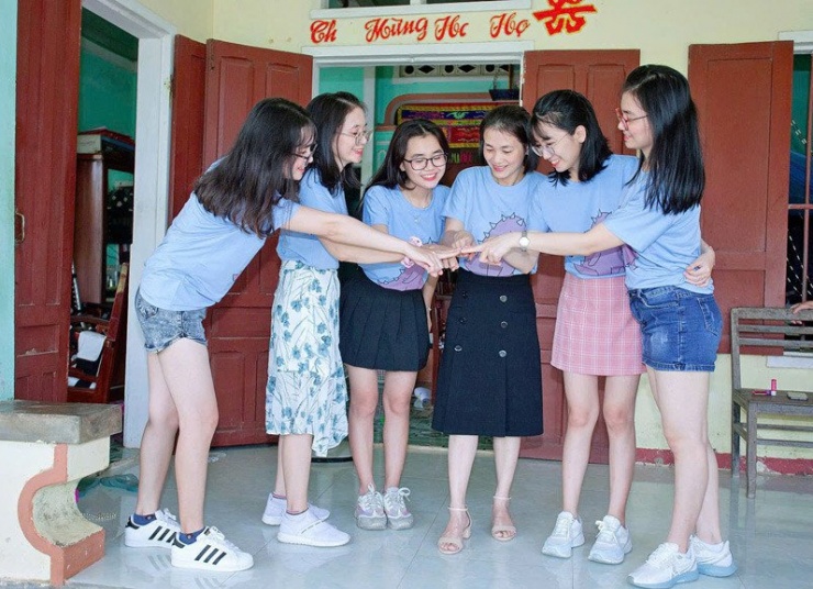 1739577390-6-con-gai-3-307-width800height578 Tất cả đều có công việc ổn định