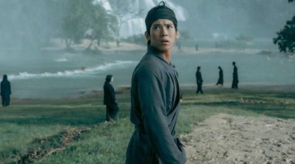 "Đèn Âm Hồn" sụt doanh thu vì đạo diễn đi vào vết xe đổ giống Trấn Thành? 1739846333 469 thumbnail width740height495 anh cat 3 2 auto cropjpg