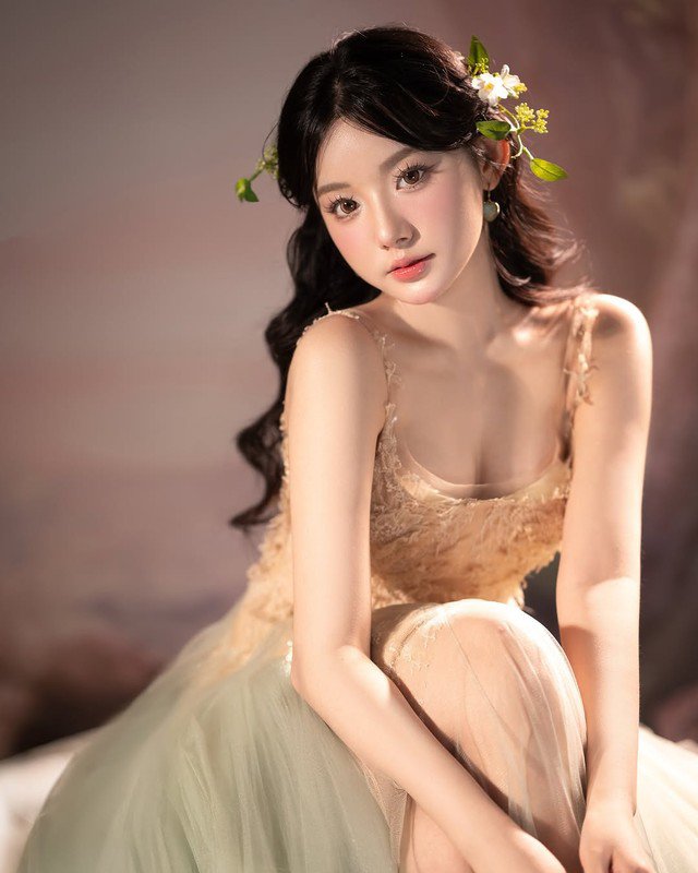 1740381976-tien-nu-mukbang-khoe-nhan-sac-ngot-ngao-ngam-la-yeu-hinh-8-width640height800 “Tiên nữ mukbang” khoe nhan sắc ngọt ngào ngắm là yêu - 8