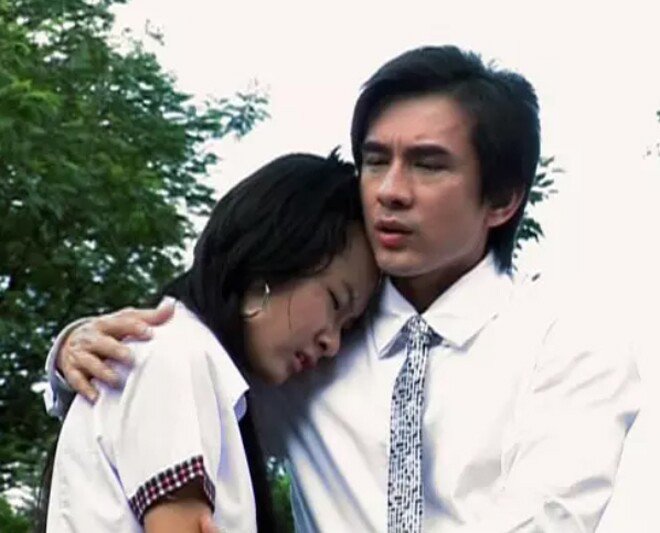 1740442329-2-sao-nhi-v-biz-sinh-nam-1995-nu-hoang-thi-phi-lang-le-roi-showbiz-gay-soc-vi-chuyen-tinh-3-ngay-tha-sao-4-1080-689-width660height533 Cùng sinh năm 1995 và nổi từ nhỏ: