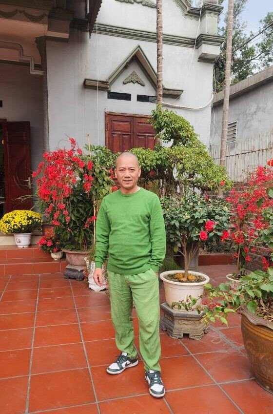 "Cụ Đoành" Trần Bình Trọng khoe nhà ở quê có vườn rau xanh mướt, cơ ngơi đang sống sang trọng "hết nước chấm" 1740709706 cu doanh tran binh trong khoe nha o que co vuon rau xanh muot co ngoi dang song sang trong het nuoc 9 5 n 2692 113 width560height848