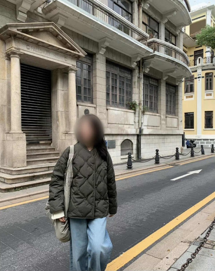 1740749610-6-94600-width960height1207 Hình ảnh các cô gái trẻ đẹp được kẻ lừa đảo tạo ra bằng AI. Ảnh: CCTV