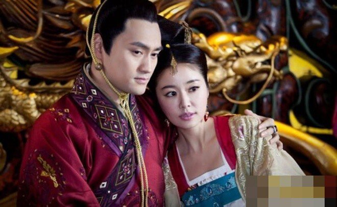 Sao U40 vẫn đóng Võ Tắc Thiên thời trẻ: Từng bị