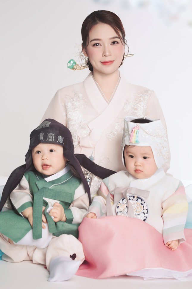 1740966065-35-2641-2109-width645height967 Sam chia sẻ lý do không để lộ mặt ông xã trong ảnh mừng sinh nhật các con - 3