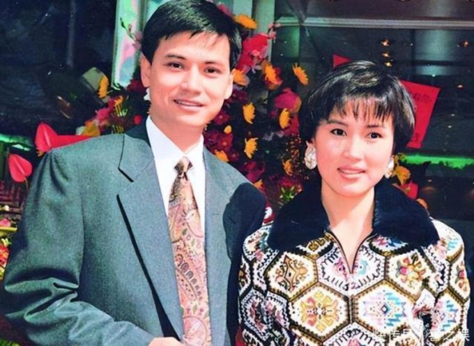 1741047796-kl-7086-6572-8674-width680height496 Trần Tú Văn và chồng, Lâm Quốc Hùng. Ảnh: Weibo