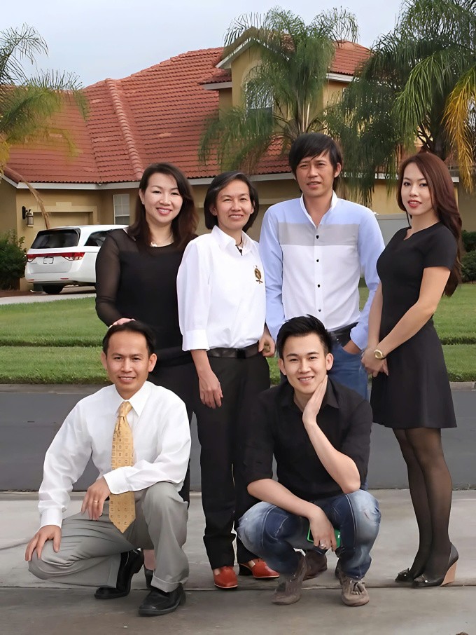 1741062764-z9-0f478b7350f977d-6321-4637-9351-width680height906 Phương Trang là con thứ 5 trong gia đình có 7 anh chị em.