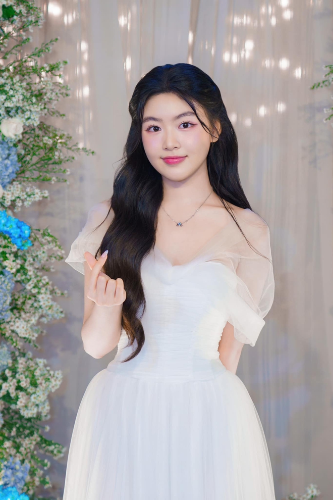 Showbiz Việt xuất hiện tiểu thư hào môn visual như Kim Tae Hee, đối thủ