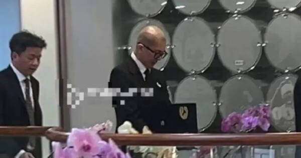 Chồng của Từ Hy Viên suy sụp trong tang lễ của vợ 1742099739 allkpop 13 03570839355564258206792 1742187171756 17421871719571941280069 0 0 524 1000 crop 1742187241502899124176png