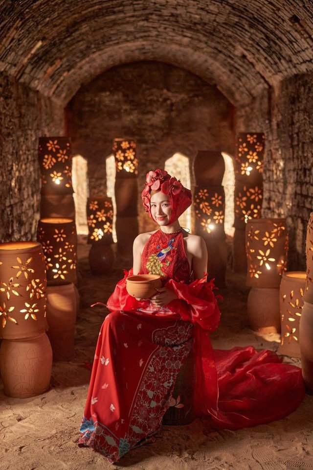 Ca sĩ Hòa Minzy gây ấn tượng trong MV 'Bắc Bling' với hình ảnh nổi bật của văn hóa dân gian.