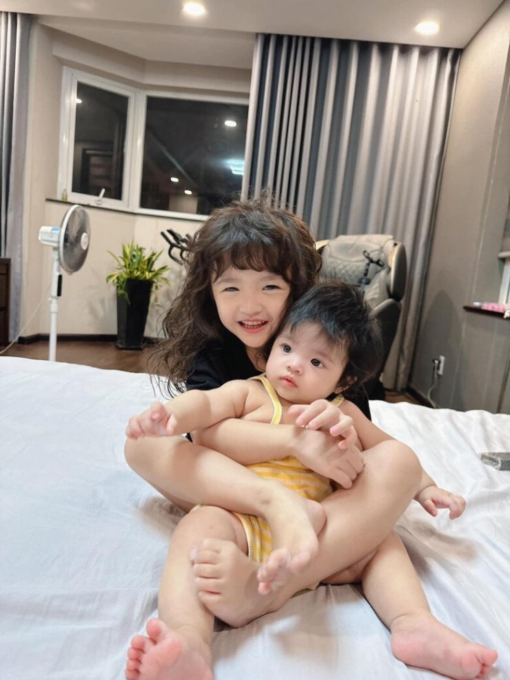 Đông Nhi và Ông Cao Thắng tậu biệt thự view biển sau khi đón con thứ 2, có khối tài sản