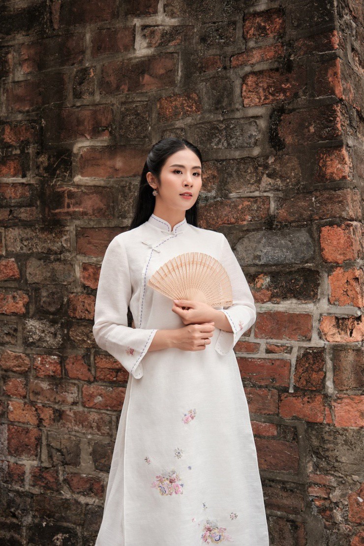 Hoa hậu Ngọc Hân tận hưởng hạnh phúc sau 6 năm kết hôn - 3