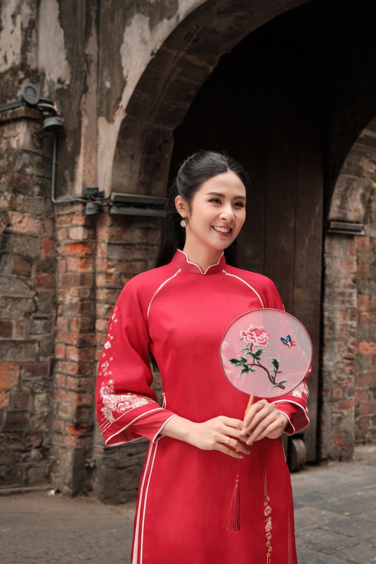 Hoa hậu Ngọc Hân tận hưởng hạnh phúc sau 6 năm kết hôn - 6