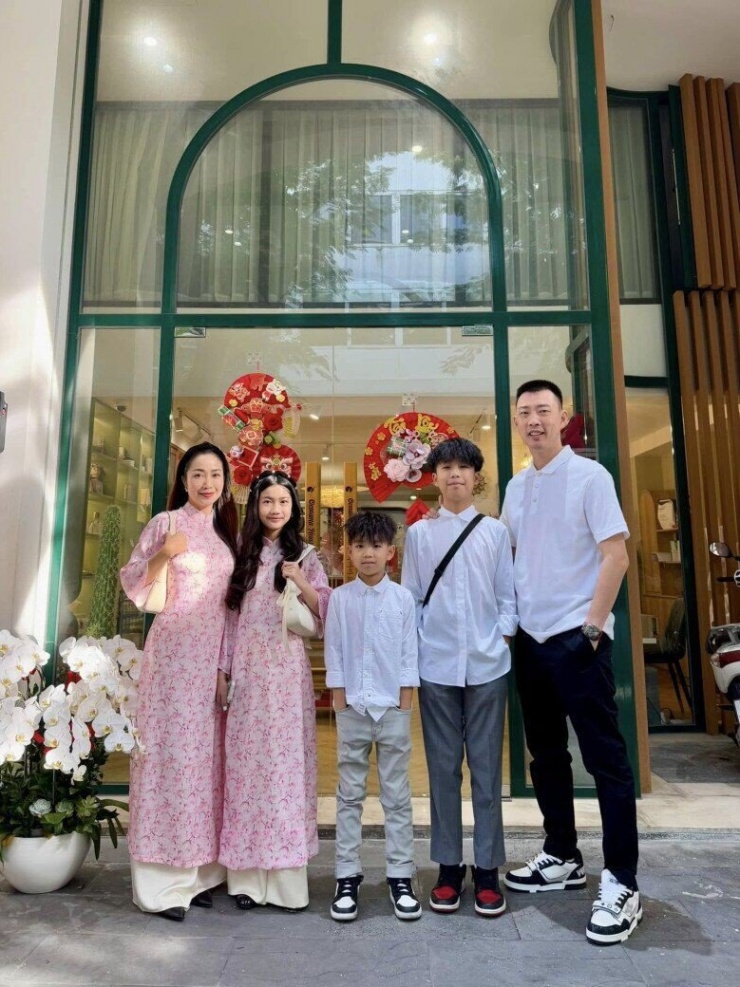 Ốc Thanh Vân lên tiếng khi bị nói nhảy phản cảm trước mặt con trai, thừa nhận bản thân