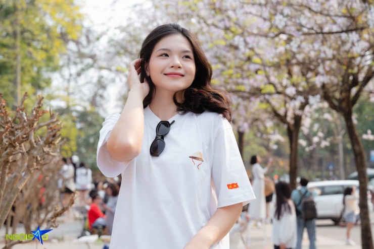 'Nàng thơ' đổ xô về con đường hoa ban chụp ảnh ở Hà Nội - 5