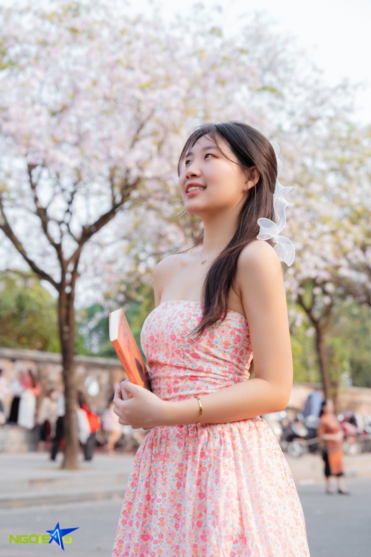 'Nàng thơ' đổ xô về con đường hoa ban chụp ảnh ở Hà Nội - 7