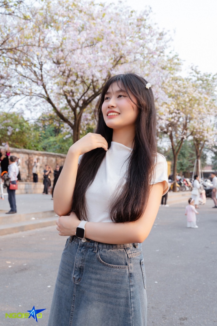 'Nàng thơ' đổ xô về con đường hoa ban chụp ảnh ở Hà Nội - 10