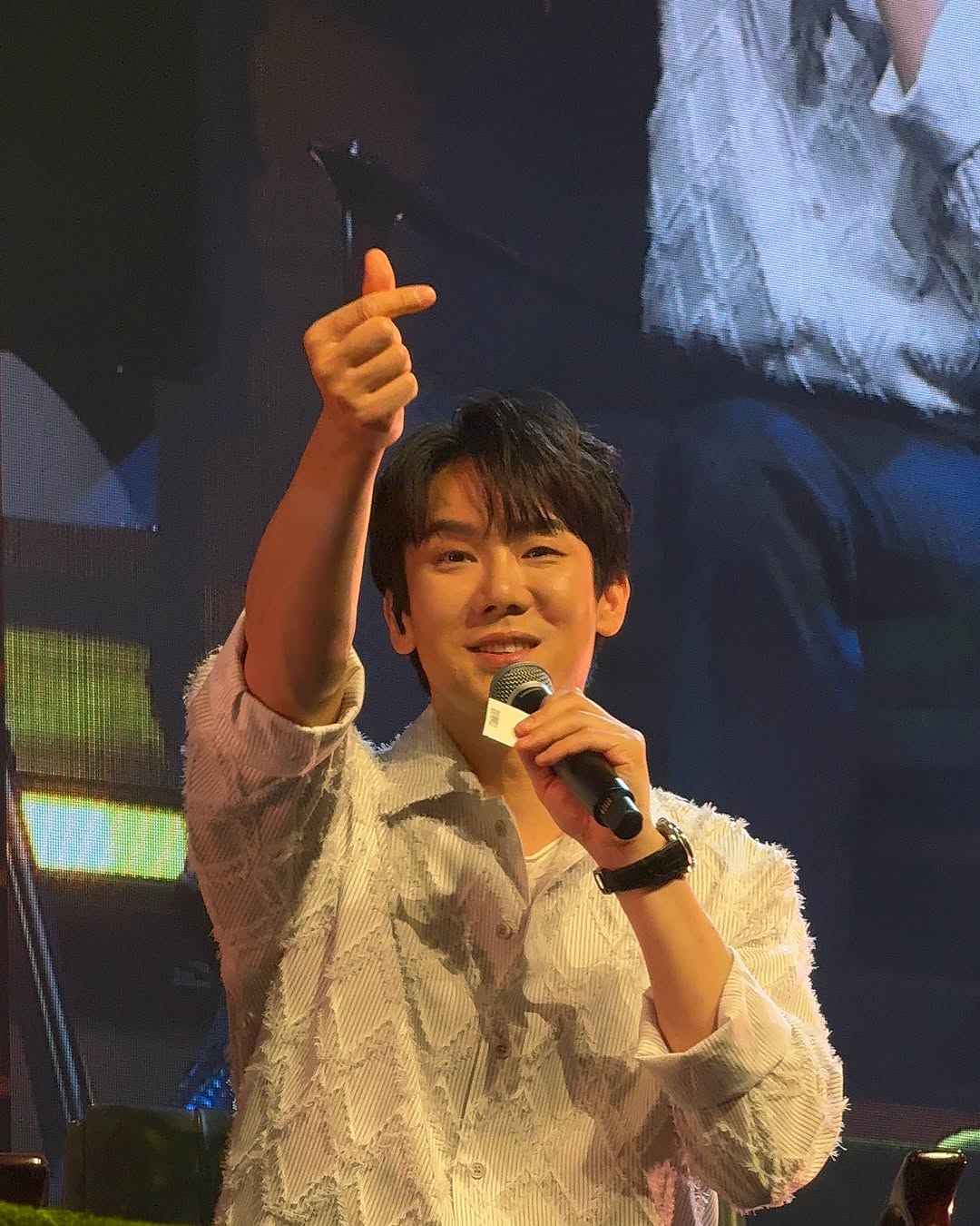 "Tổng tài" When The Phone Rings lần đầu lộ diện sau cáo buộc trốn thuế 120 tỷ đồng, nhưng sao lại ra nông nỗi này? 1742871834987 1742871835137805031324