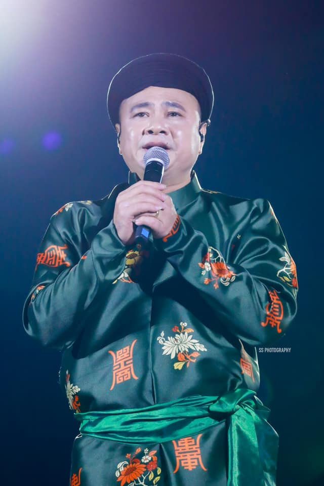 NSND Tự Long trong chương trình ''Anh trai vượt ngàn chông gai''. Ảnh: Tư liệu