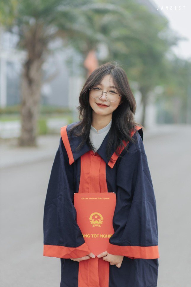 TikToker Nguyễn Thị Minh Hạnh đã ra đi mãi mãi ở tuổi 19.