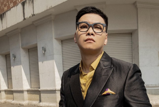 Hưng Cao là host của sự kiện Dissneeland.