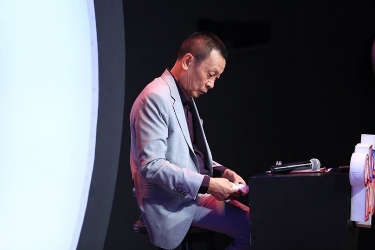 Bố ruột MC Trần Quang Minh đình đám trên tivi một thời: Loạt ảnh hiếm thời trẻ và lý do 2 lần hoãn cưới - 7