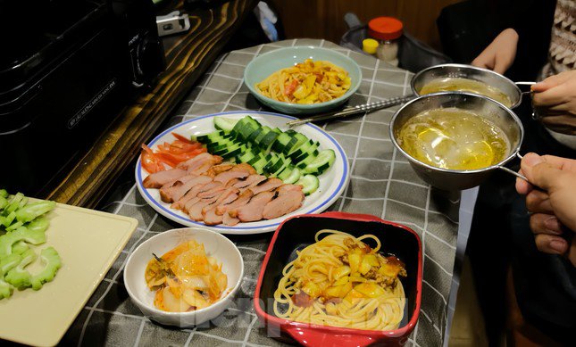 Cặp đôi vi vu cùng trời cuối đất với 'căn nhà di động' chỉ 30 triệu - 8