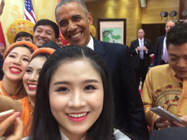 Phương Đông chụp ảnh cùng Tổng thống Mỹ Barack Obama