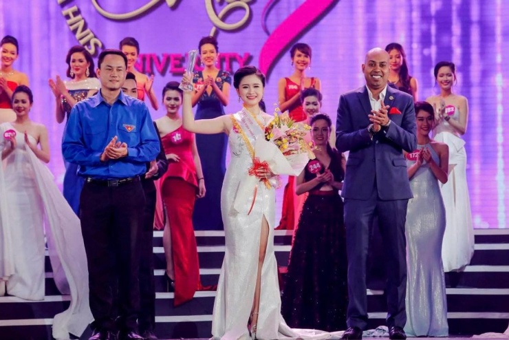 Cô gái Hà Nội xinh đẹp có tên độc lạ, nhiều lần gây sốt cộng đồng mạng - 4