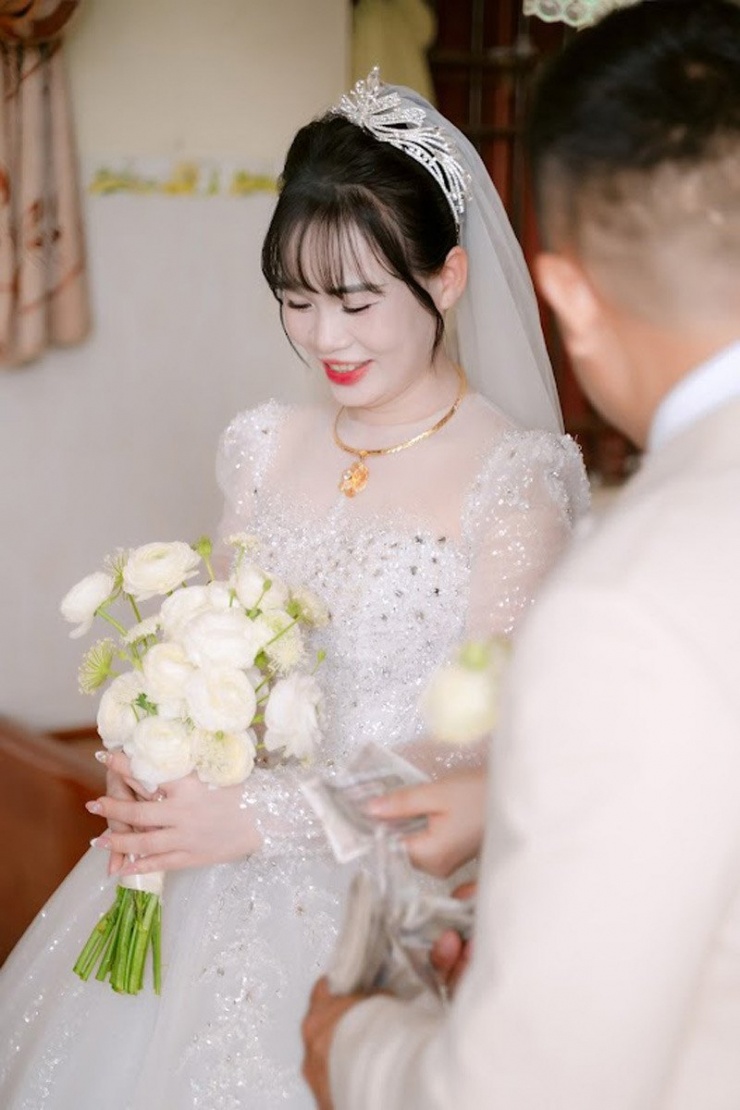 Đôi bên hạnh phúc trong ngày vui