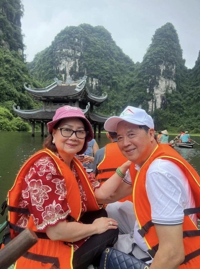 Cô gái 16 tuổi năm xưa yêu danh hài Bảo Quốc, giờ sống hạnh phúc và sung túc trong biệt thự 45 tỷ đồng - 3