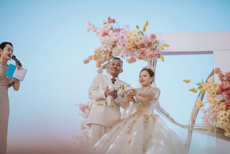 Vợ chồng Kim Thy hơn kém nhau 21 tuổi 