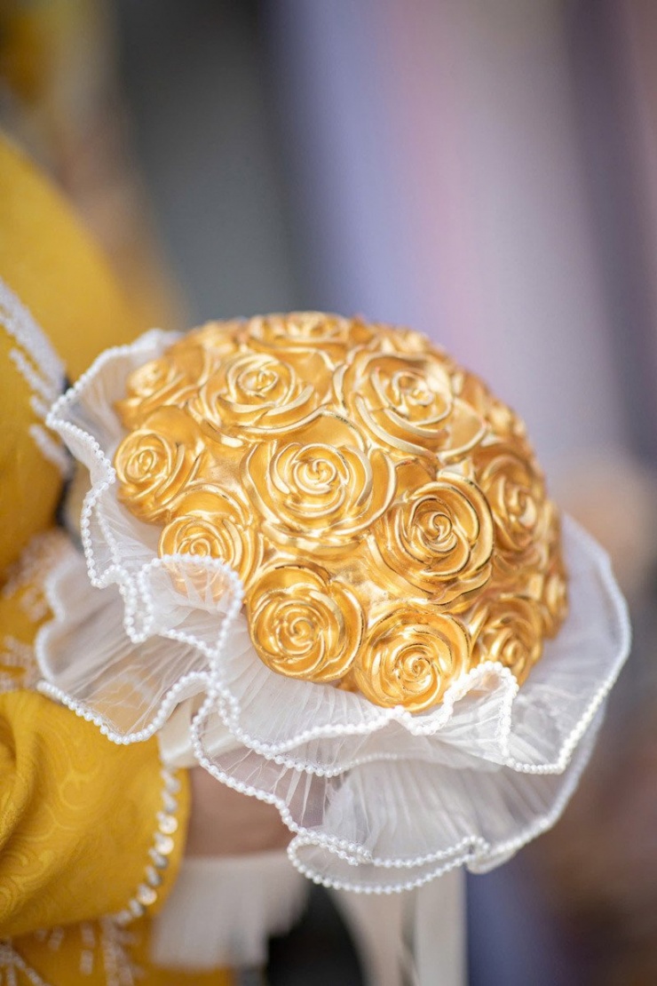 Bó hoa cưới được đúc từ 11 cây vàng 