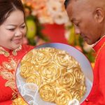 Cô dâu Bình Dương lấy chồng hơn 21 tuổi, hoa cưới được đúc từ 11 cây vàng 1743758049 280 thumbnail width1200height628jpg