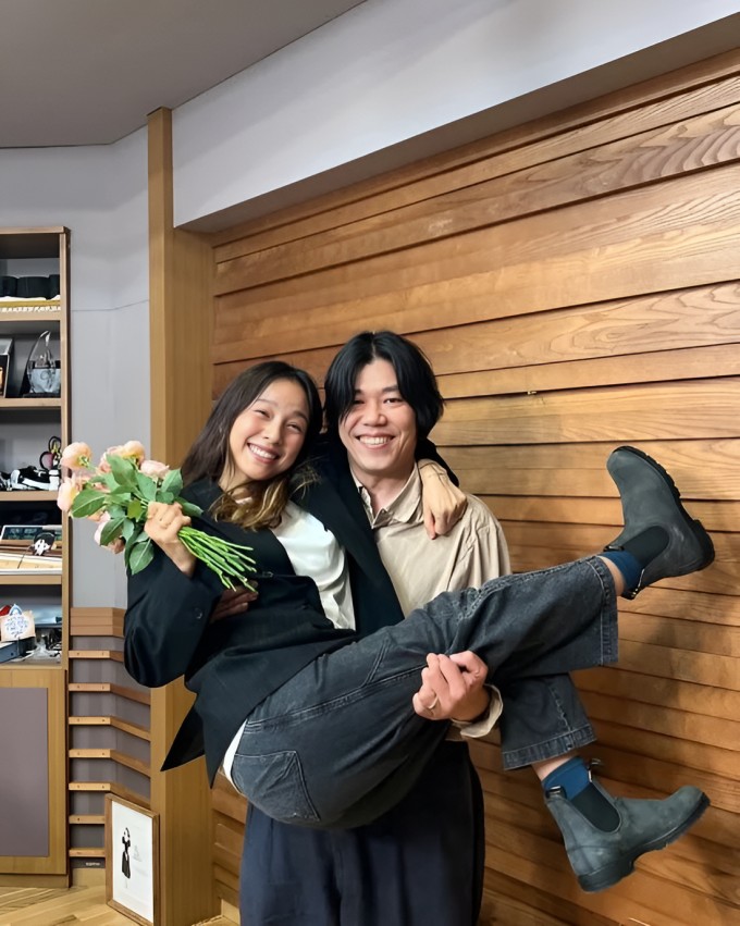 Hai ngôi sao ghi hình chương trình đầu 2025. Ảnh: Instagram