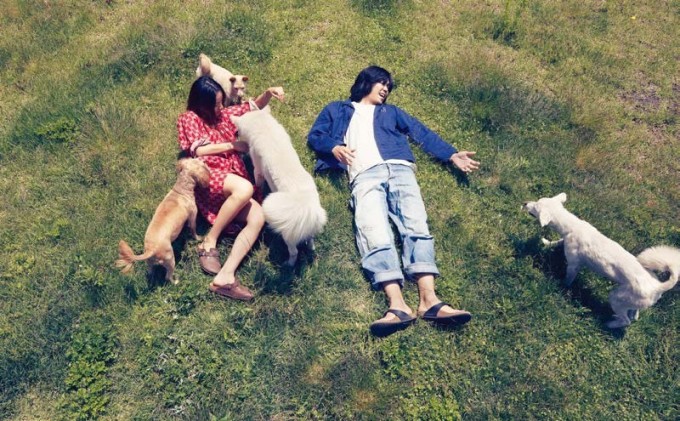 Lee Hyori, Lee Sang Soon cùng bầy chó cưng, ảnh chụp 2022. Ảnh: Instagram