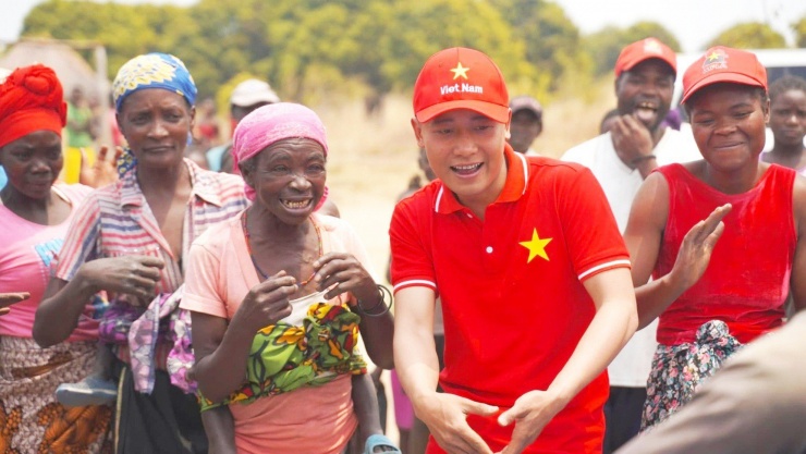 Cú ngã ngựa của Quang Linh Vlogs và lời cảnh báo cho cả showbiz Việt - 4