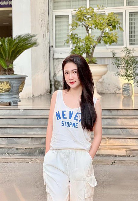 Nữ diễn viên bị dìm nhan sắc khi lên phim, đời thật xinh đẹp động lòng người - 5